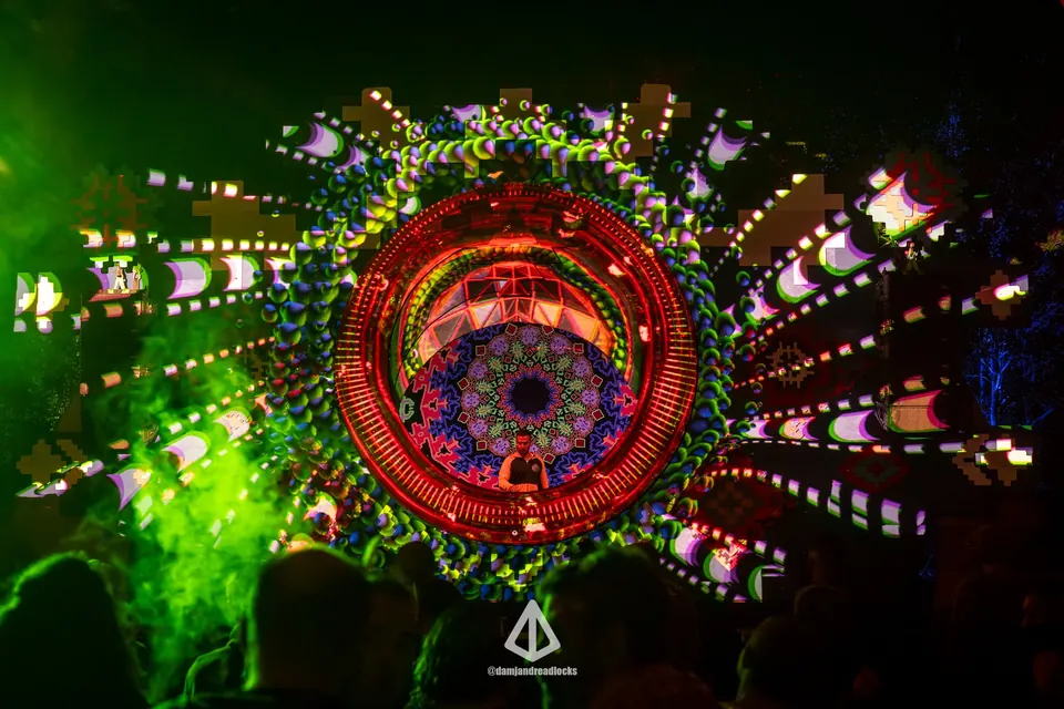 Green and red UV mandala decor