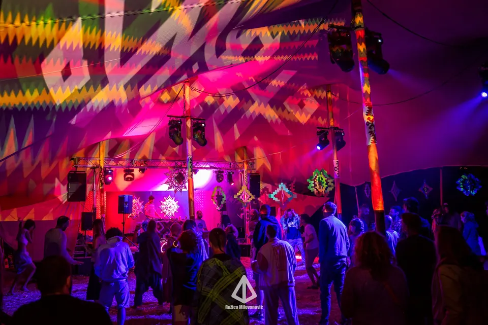 Lasers over the dancefloor at night