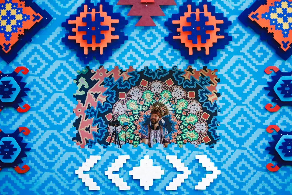 Blue and red stage decor