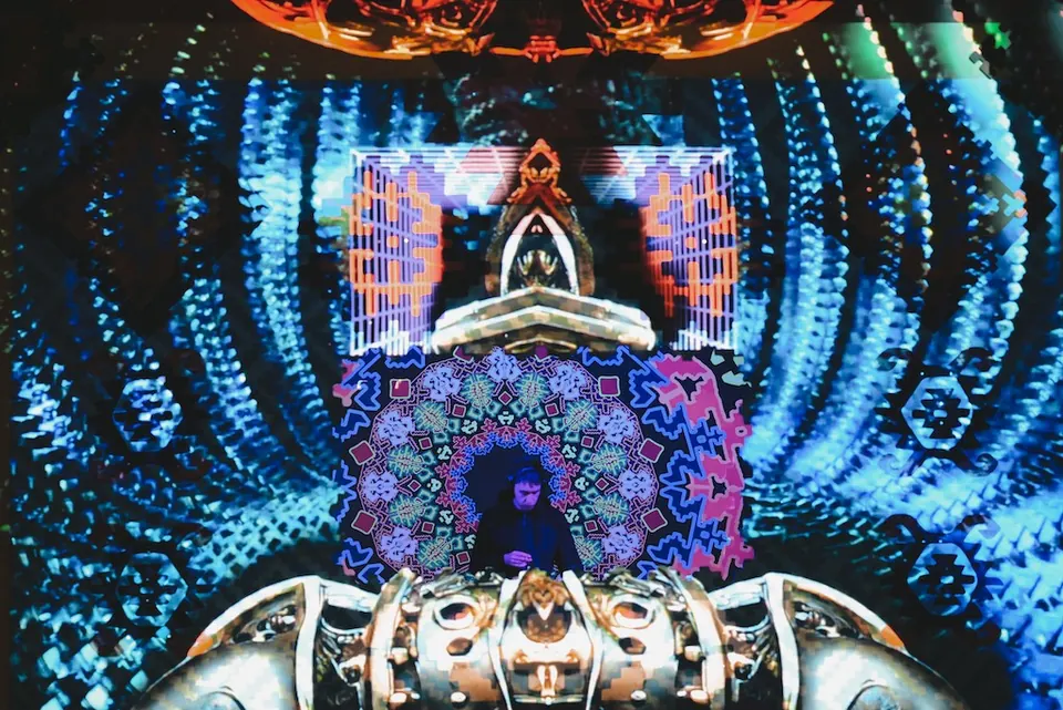UV mask decor on the stage