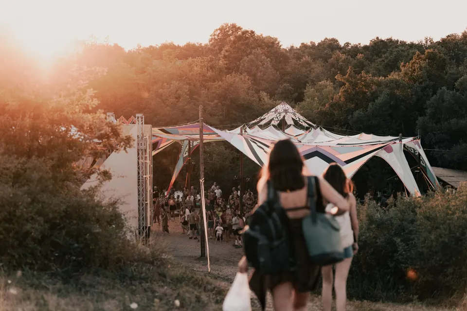 Walking to KOLO at dusk