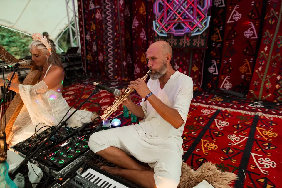 A harp and flute session